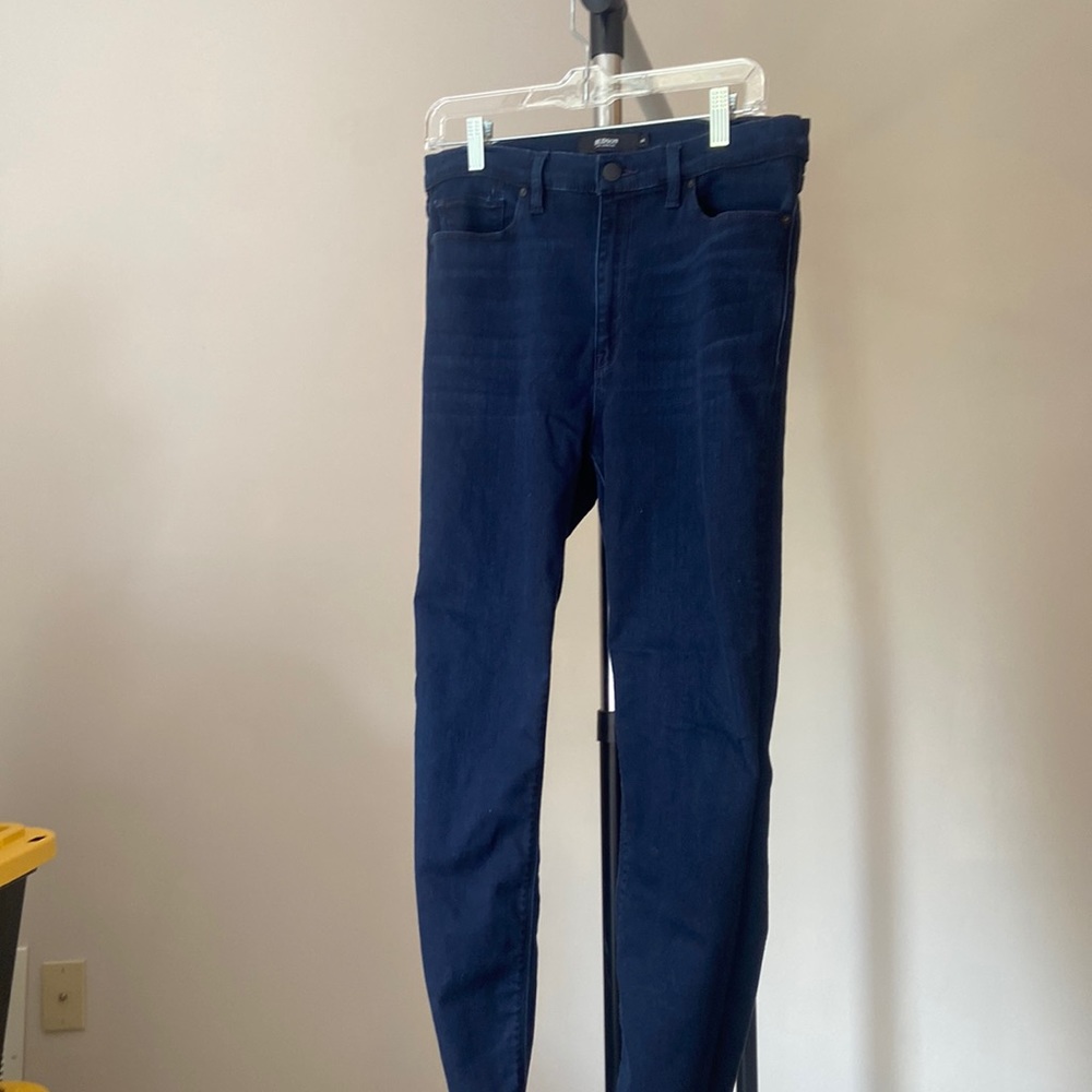 HUDSON BARBARA SUPER SKINNY. SIZE 30